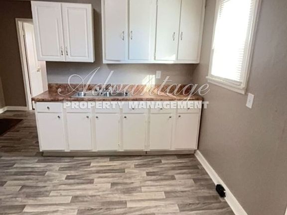 2nd image of 2502 Hanwood Ave