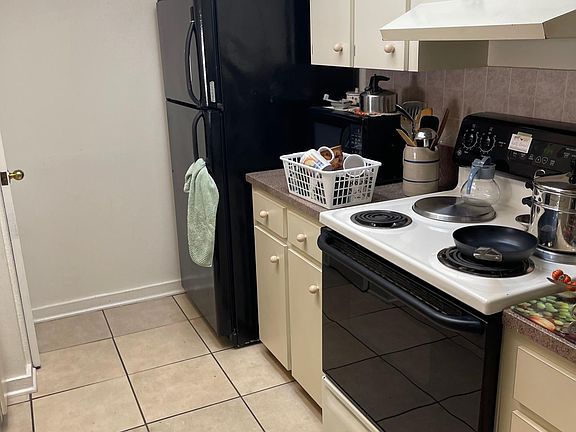 2nd image of 183 Scottsdale Loop