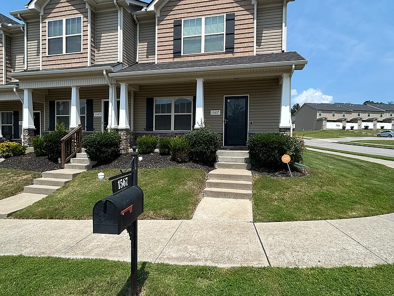 1567 Sprucedale Dr — Photo 1