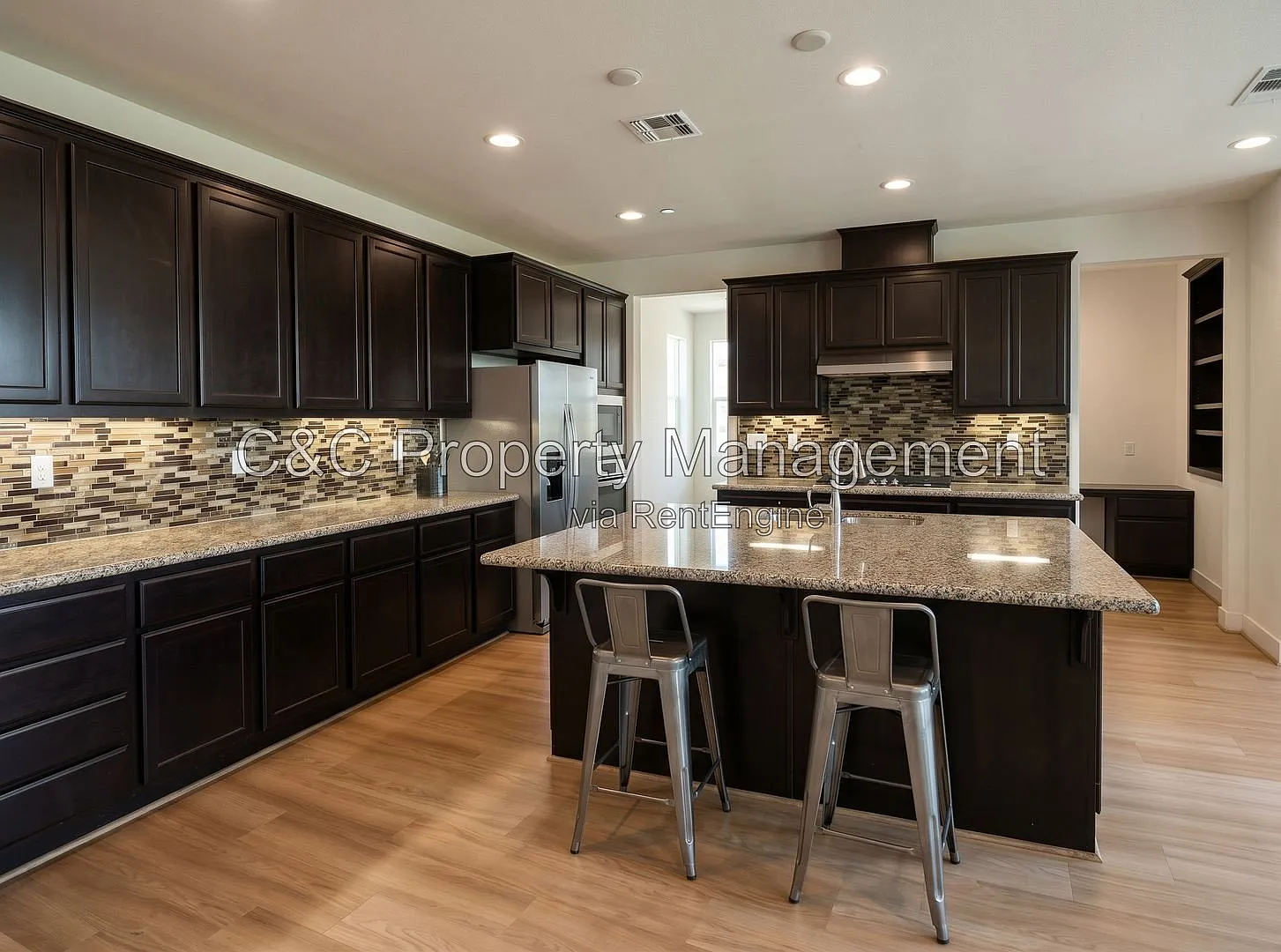 4 bed, 3.5 bath, 2894 sqft, $3,700 — Photo 3