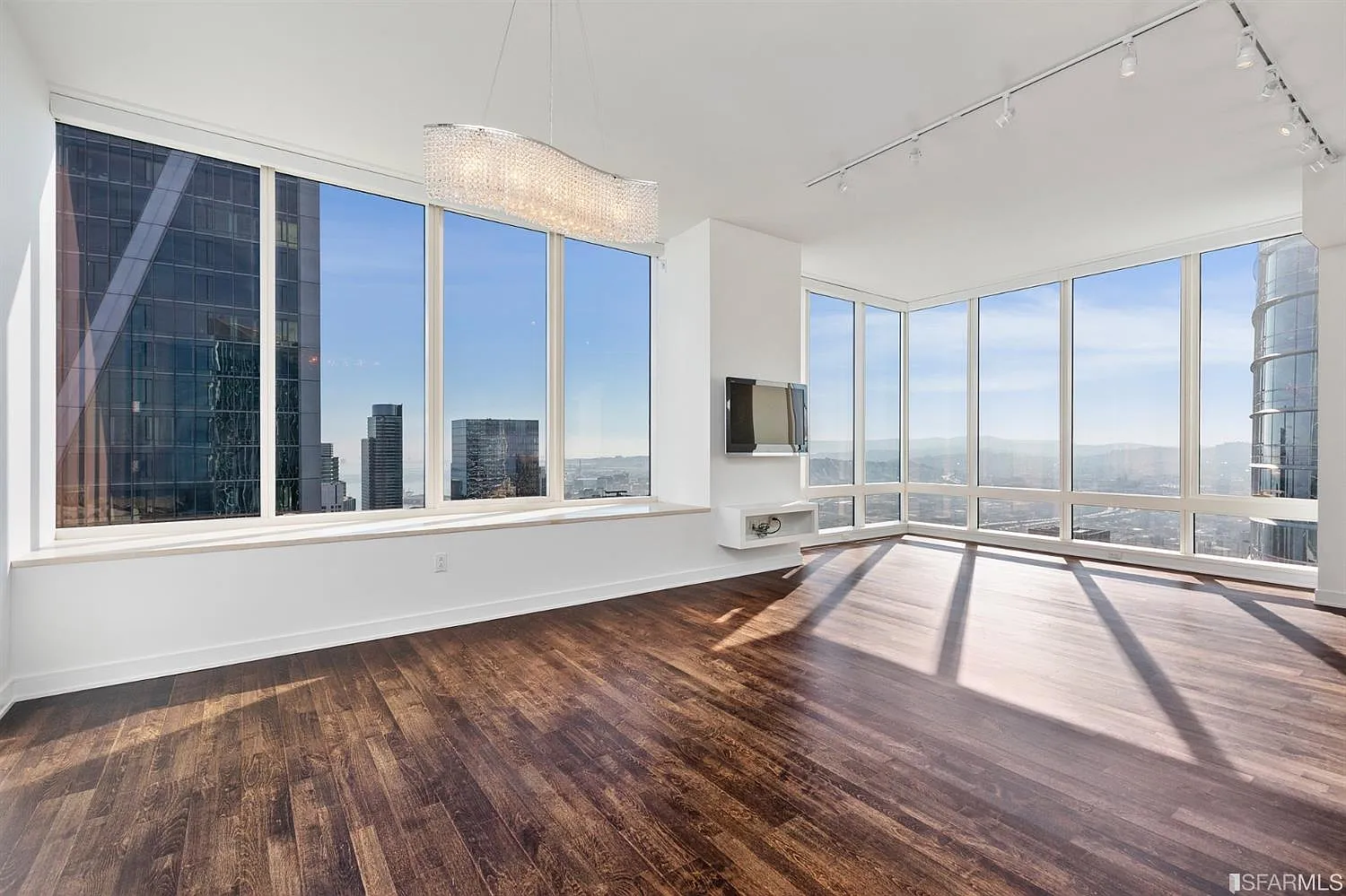 2 bed, 3.0 bath, 2230 sqft, $11,550 — Photo 2