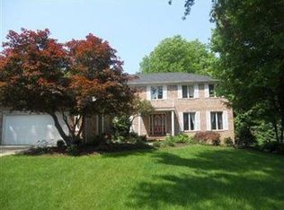6612 Beechwood Dr, Independence, OH 44131