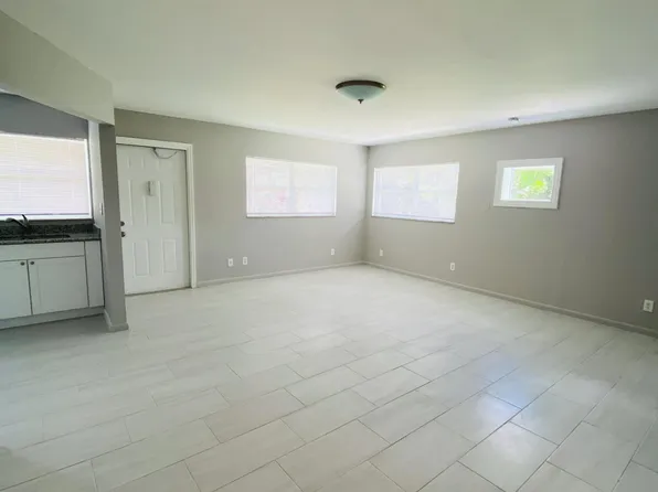 847 102nd Ave N Unit B, Naples, FL 34108