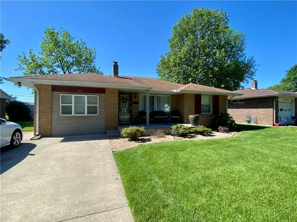 2813 Oak Ave, Mattoon, IL 61938