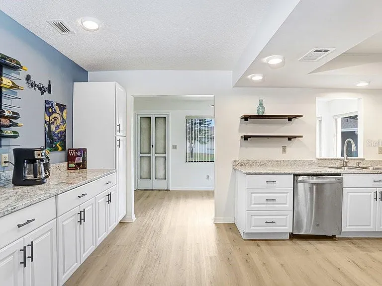 1409 Ingram Dr — Photo 9