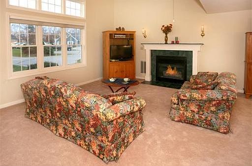 3rd image of 54 Whittier Meadows Dr