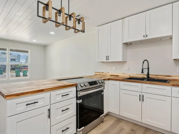 215 Ann Cir Unit 3, Destin, FL 32541