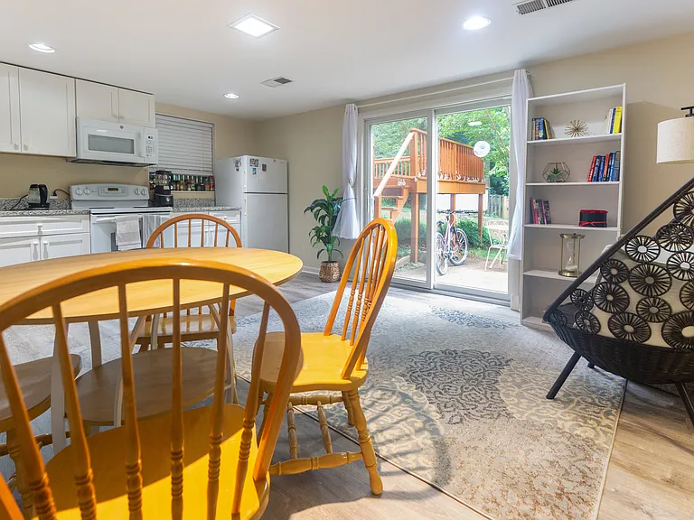 Fairwood Ln — Photo 20