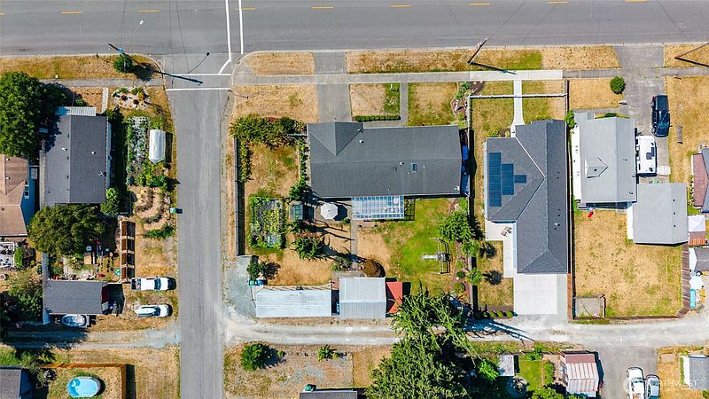 3rd image of 217 Puget Street