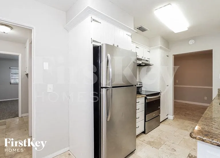 1795 Suffolk Dr — Photo 5