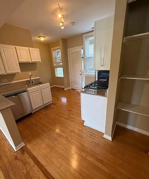 5868 N Ridge Ave #2 — Photo 3