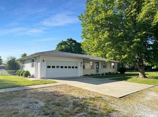 201 NE Cross St, Mount Sterling, IL 62353