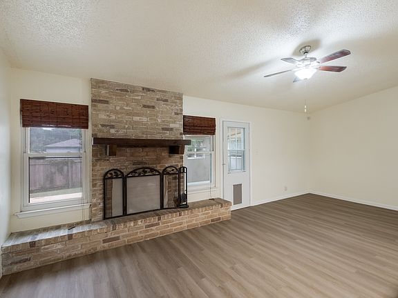 4th image of 9574 Valley Dale St