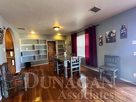 3rd image of 1305 W Luckey St