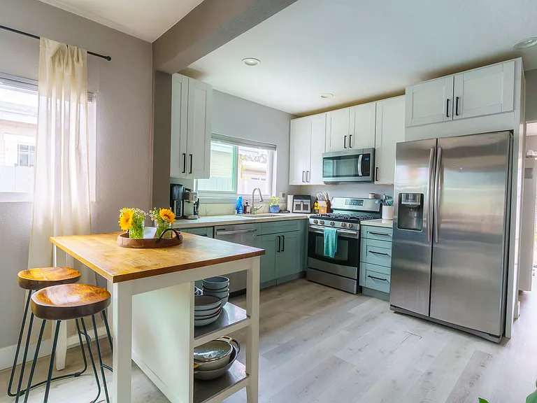 4336 Wilson Ave — Photo 9