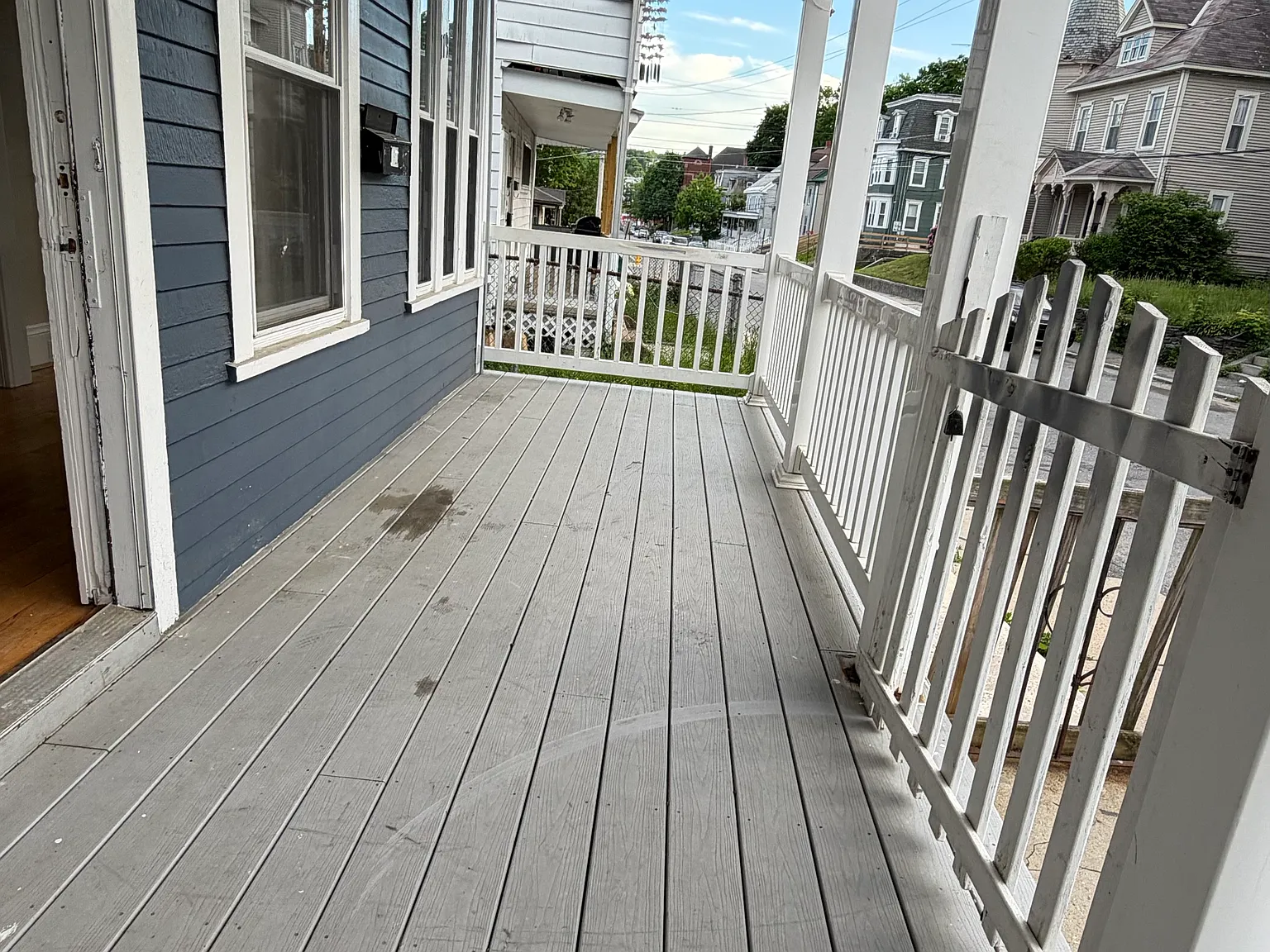 3 bed, 1100 sqft, $2,150 — Photo 3