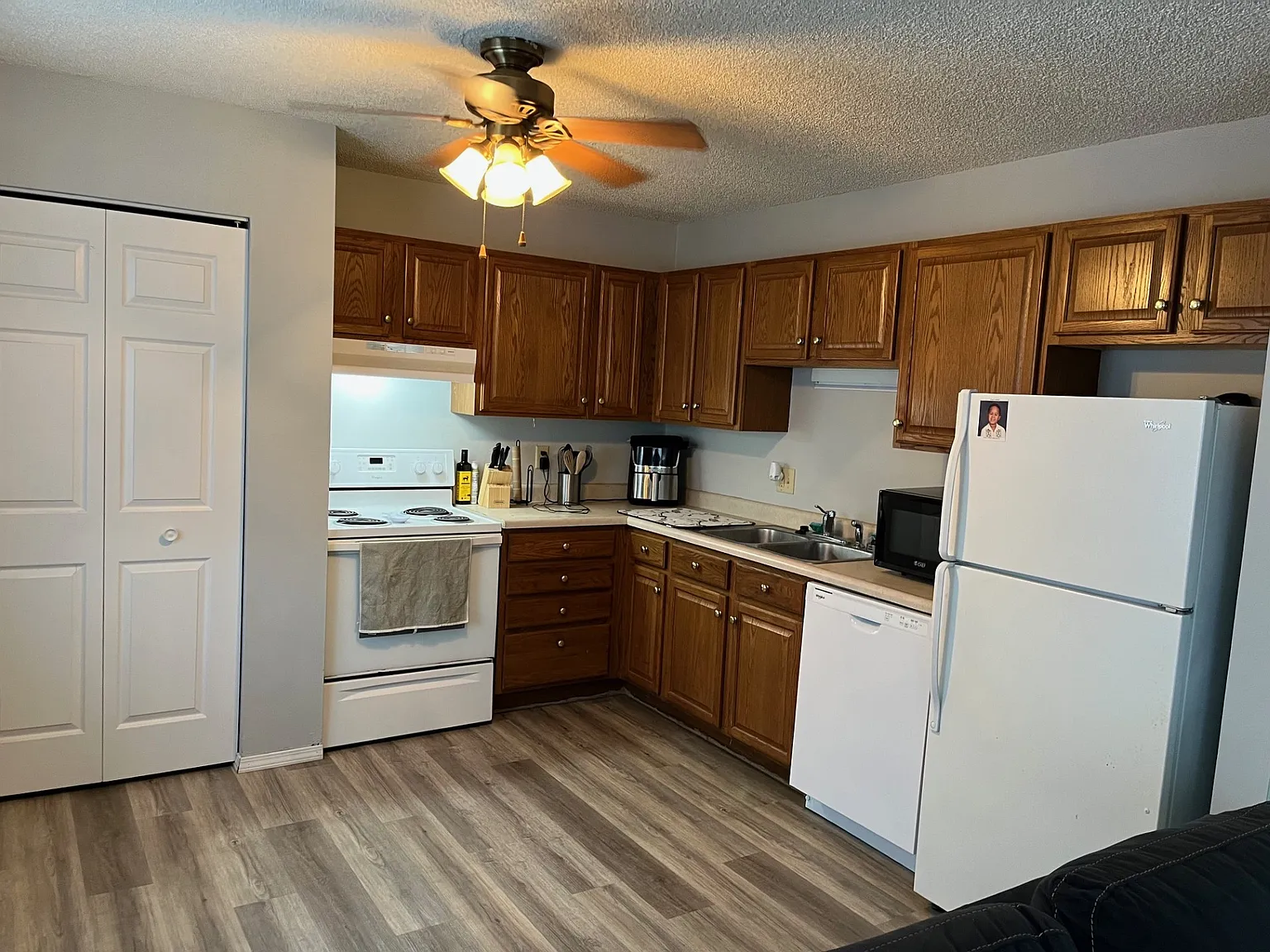 2 bed, 850 sqft, $975 — Photo 1