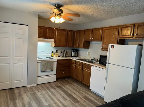 422 N 1st St #1, West Branch, IA 52358