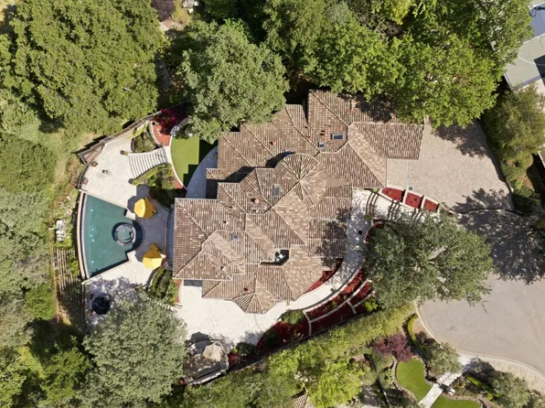 15301 Robin Anne Ln, Monte Sereno, CA 95030