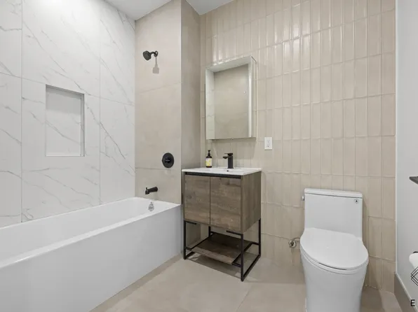 224 Hawthorne Street image 7 of 10