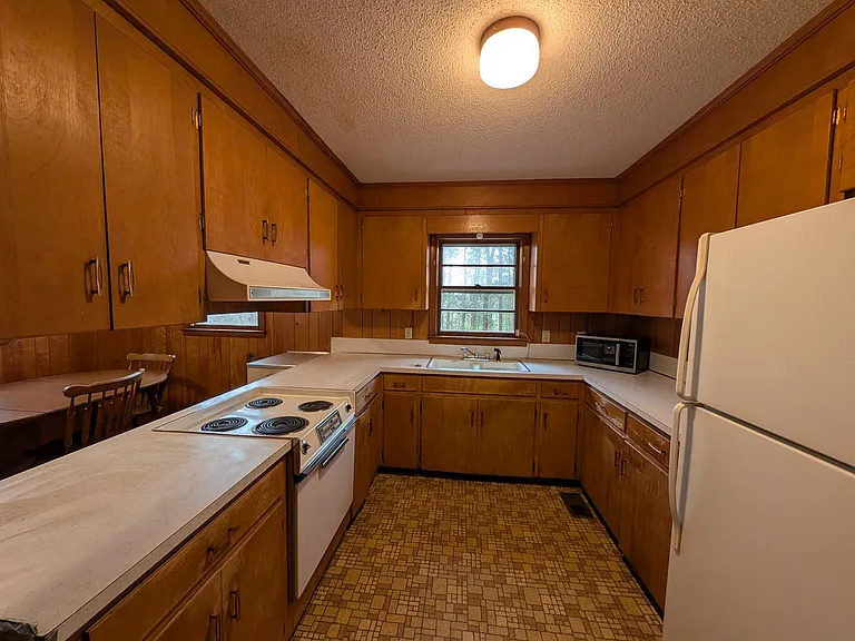 805 Edgewood Rd — Photo 5