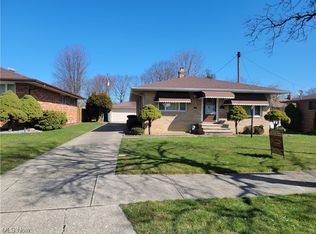 8982 Pepper Ridge Dr, Brooklyn, OH 44144