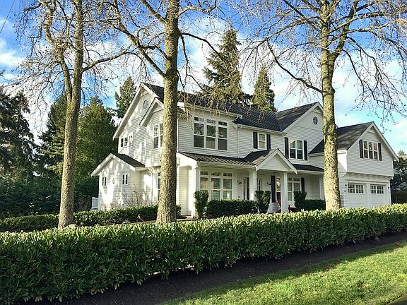 2nd image of 1011 91st Ave NE