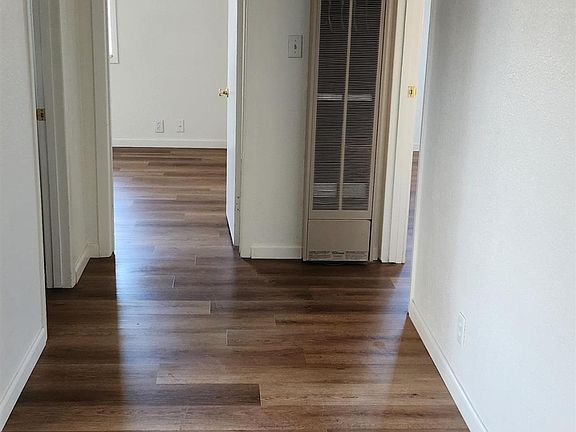 4th image of 290 Ferguson St