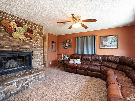 5th image of 2716 124th Avenue Ct E