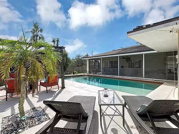 3rd image of 801 Goldcoast Dr