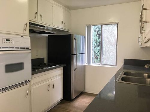 2nd image of 520 N Hayworth Ave APT 201