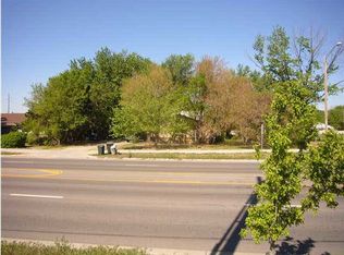 643 S Greenwich Rd, Wichita, KS 67207