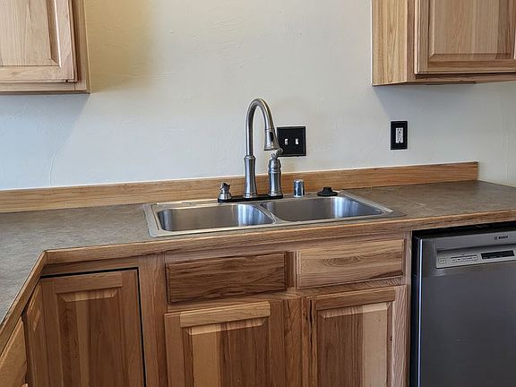 4th image of 1016 N River Rock Dr