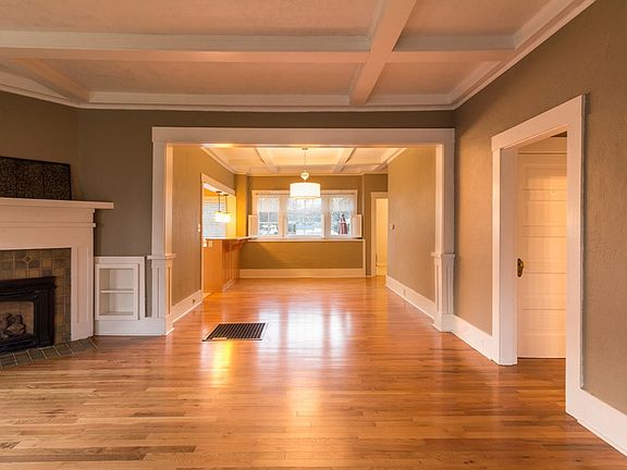 4th image of 1008 Francis Ave