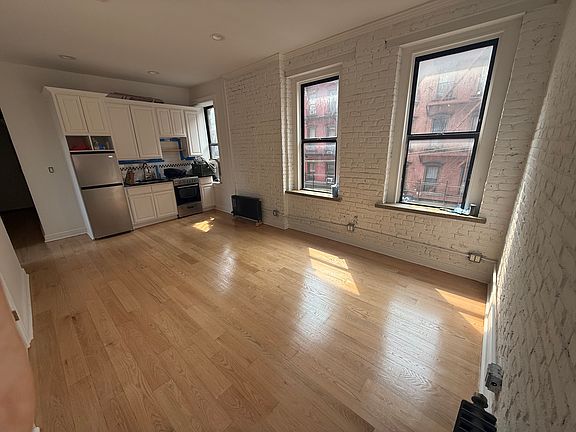 2nd image of 2 Eldridge St APT 6
