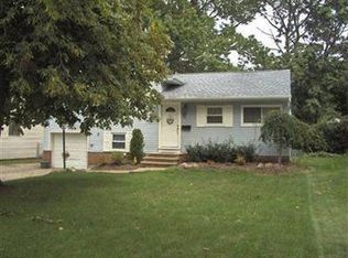 5831 Doxmere Dr, Parma Heights, OH 44130
