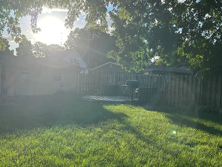 203 N Cleveland St — Photo 11