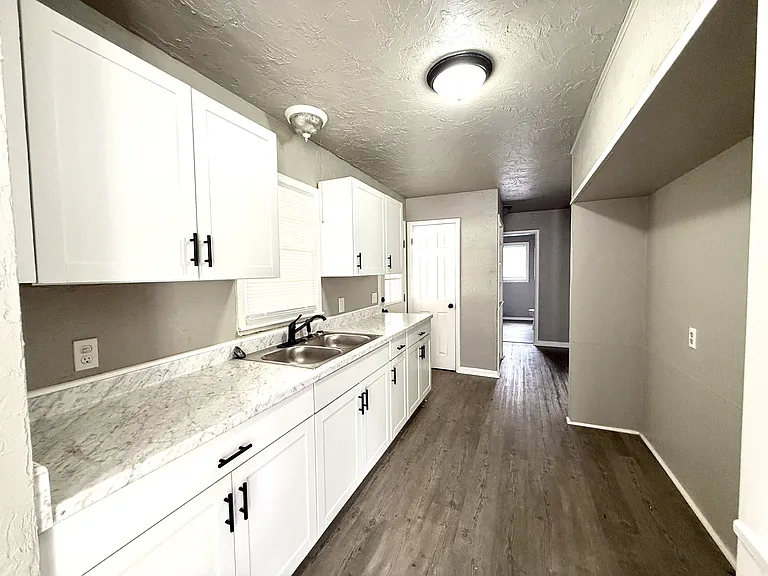 2378 E Texas St — Photo 5