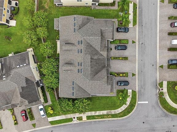 3rd image of 18924 ULMUS STREET