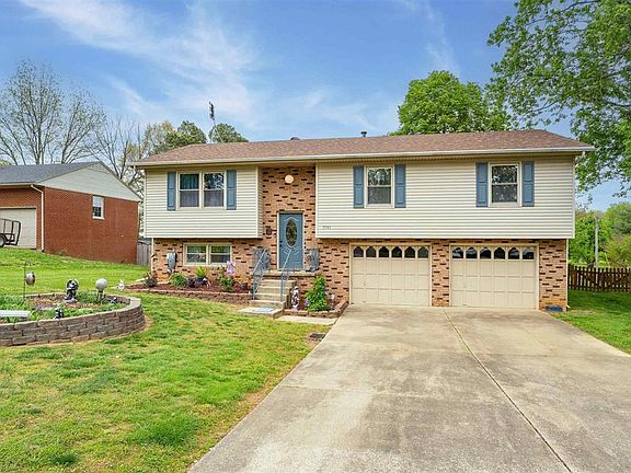 4th image of 3941 Locust Hill Dr
