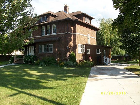 2nd image of 223 E Grand St