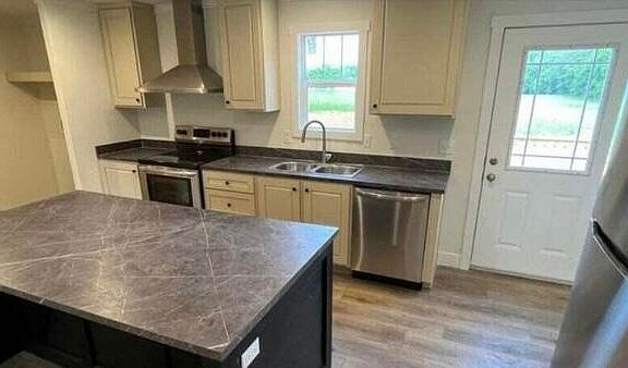 3rd image of 536 Toomey Ln