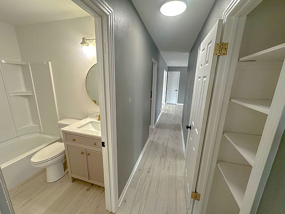 4th image of 4227 W Chicago St
