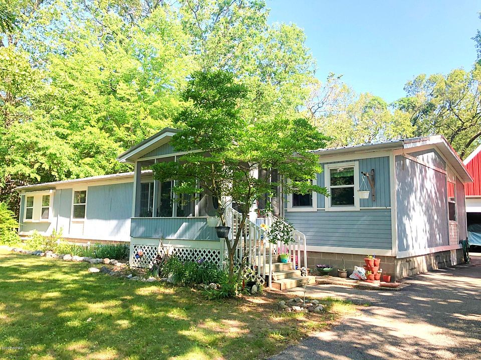 1st image of 23986 Hooker Dr
