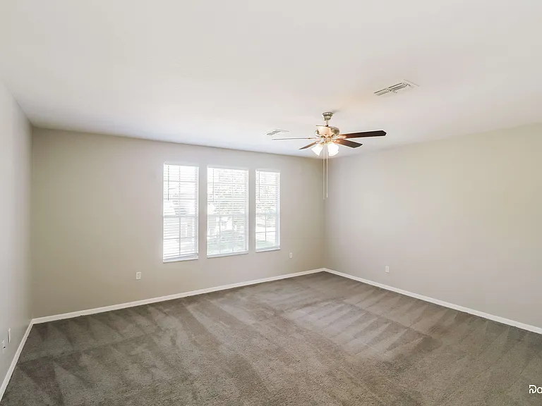 30630 Annadale Dr — Photo 8