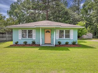 206 Pinewood Dr, Summerville, SC 29483