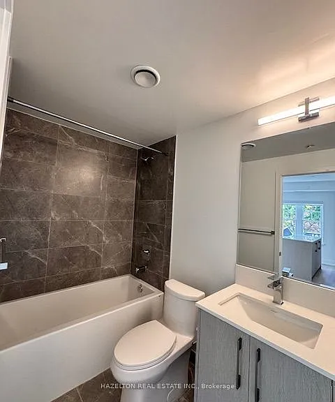 8 Manor Rd W #204 — Photo 14