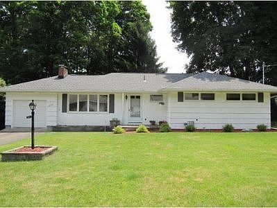 For Sale: 4031 Lauderdale Dr, Vestal, NY 13850