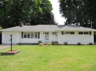 4031 Lauderdale Dr, Vestal, NY 13850