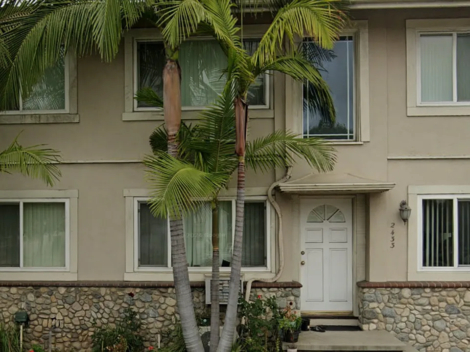 2433-2435 S. Baldwin Ave.